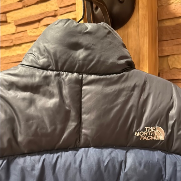 The North Face Men's Black and Blue Puffer Jacket - Picture 6 of 8